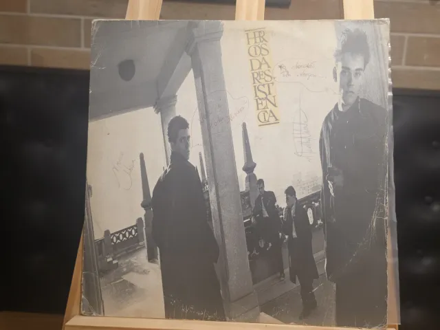 Heróis da Resistência — Heróis da Resistência · Frente · foto 1