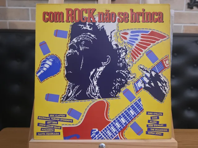 Vários artistas — Com Rock Não Se Brinca · Frente · foto 1