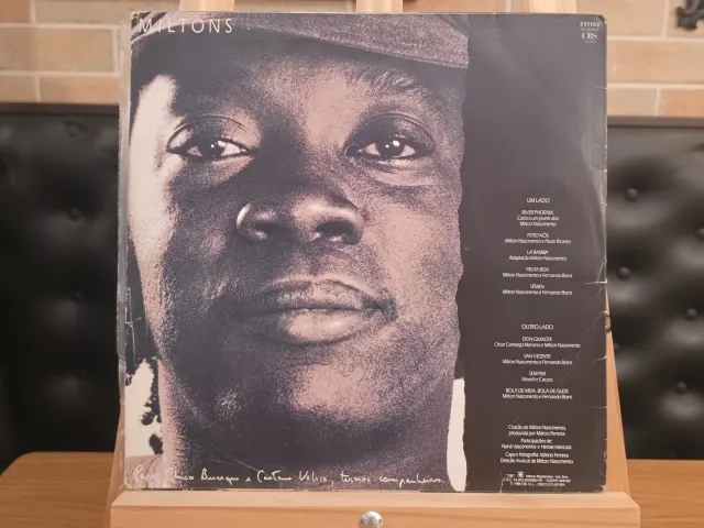 Milton Nascimento — Miltons · Verso · foto 2