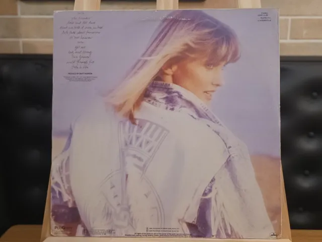 Olivia Newton-John — The Rumour · Verso · foto 2