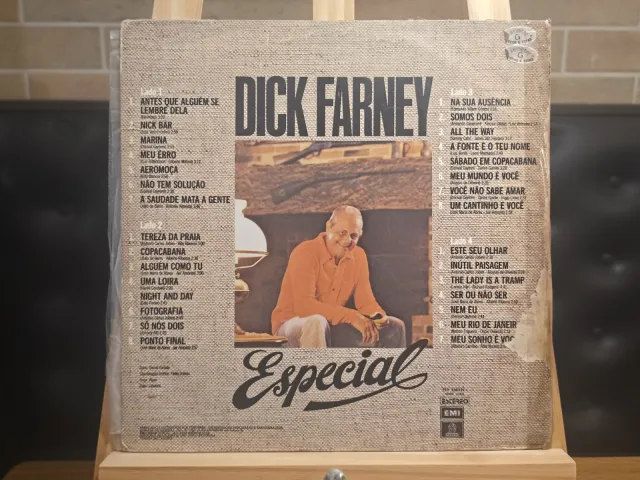 Dick Farney — Especial: 30 Sucessos · Verso · foto 2