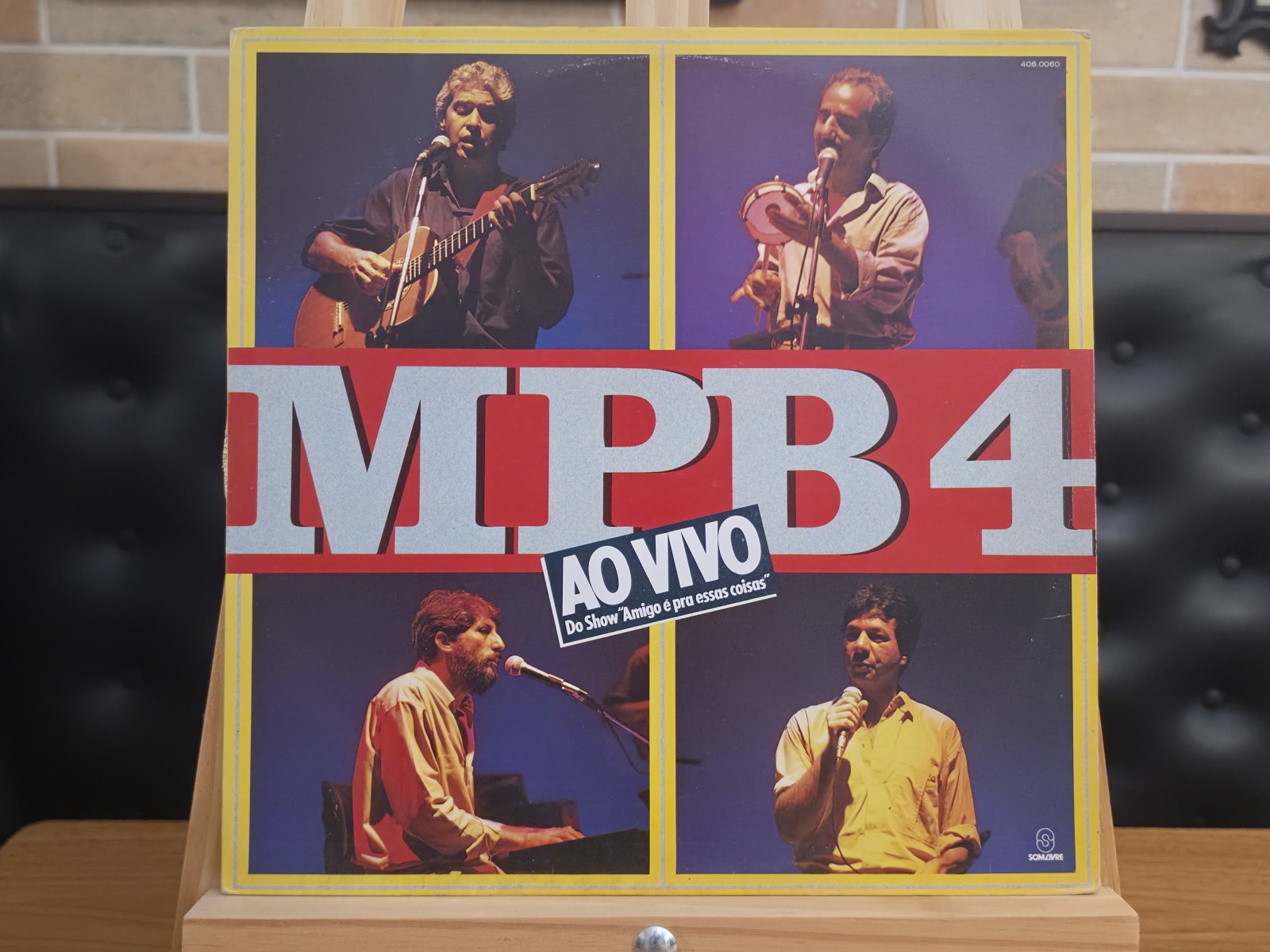Capa de MPB4 — Ao Vivo: Do Show ‘Amigo É Pra Essas Coisas’