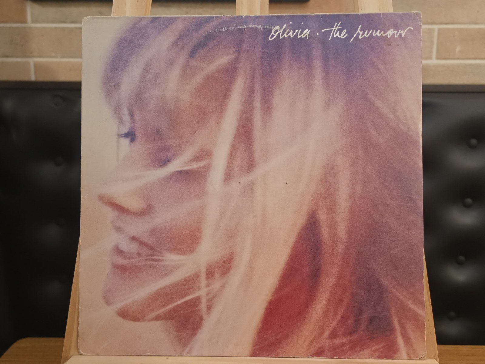 Capa de Olivia Newton-John — The Rumour