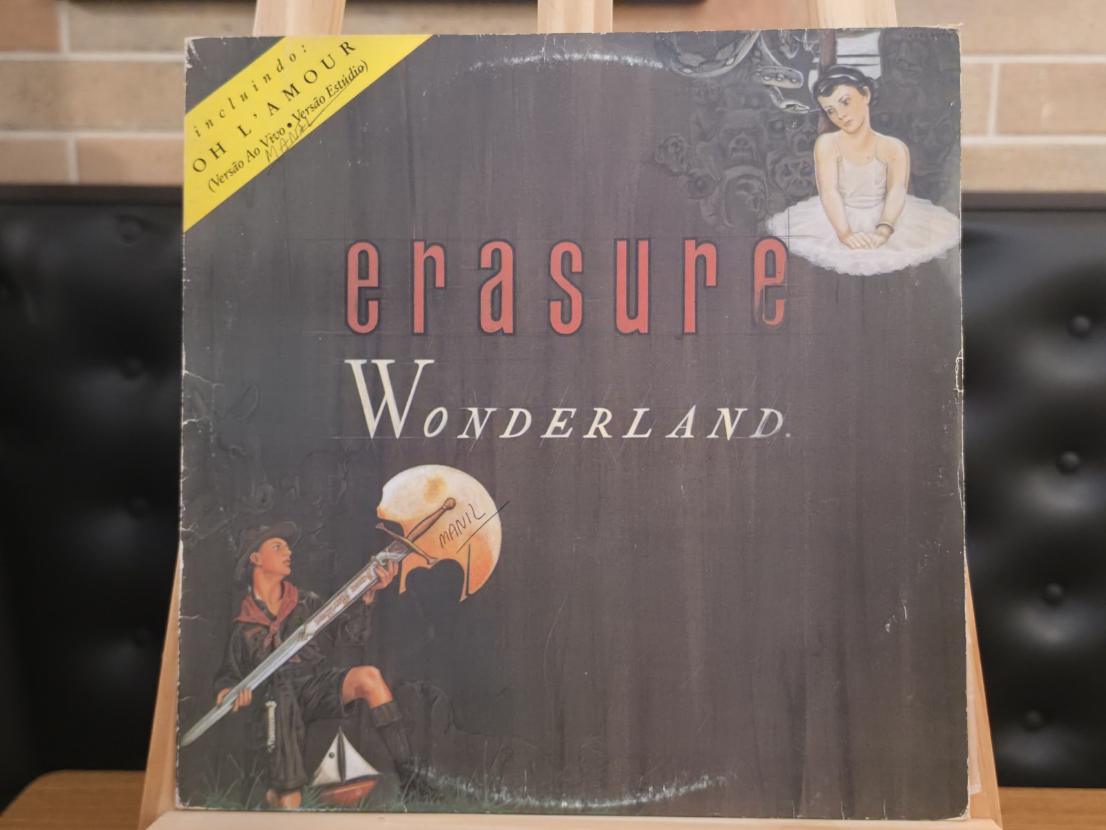 Capa de Erasure — Wonderland