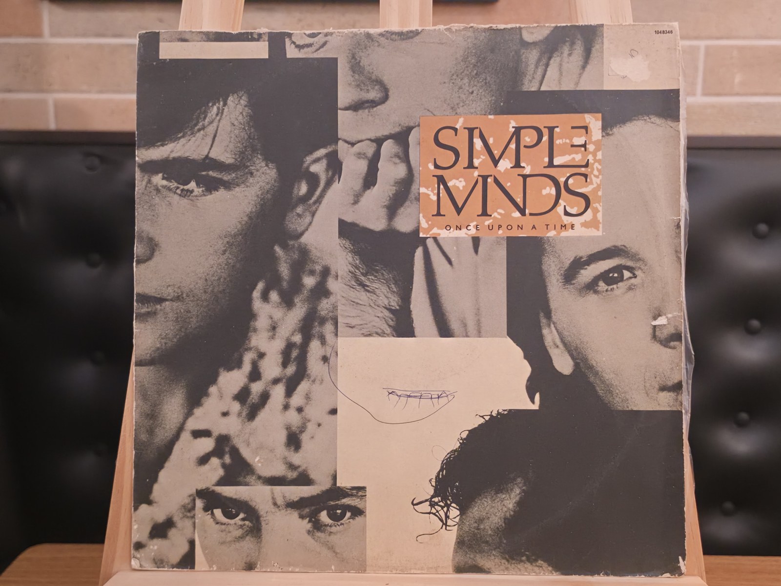 Capa de Simple Minds — Once Upon a Time