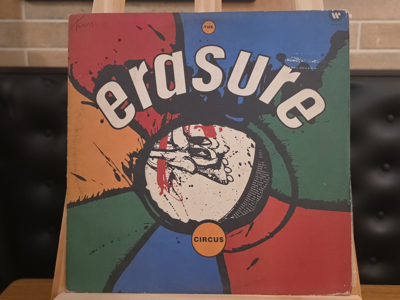 Capa de Erasure — The Circus