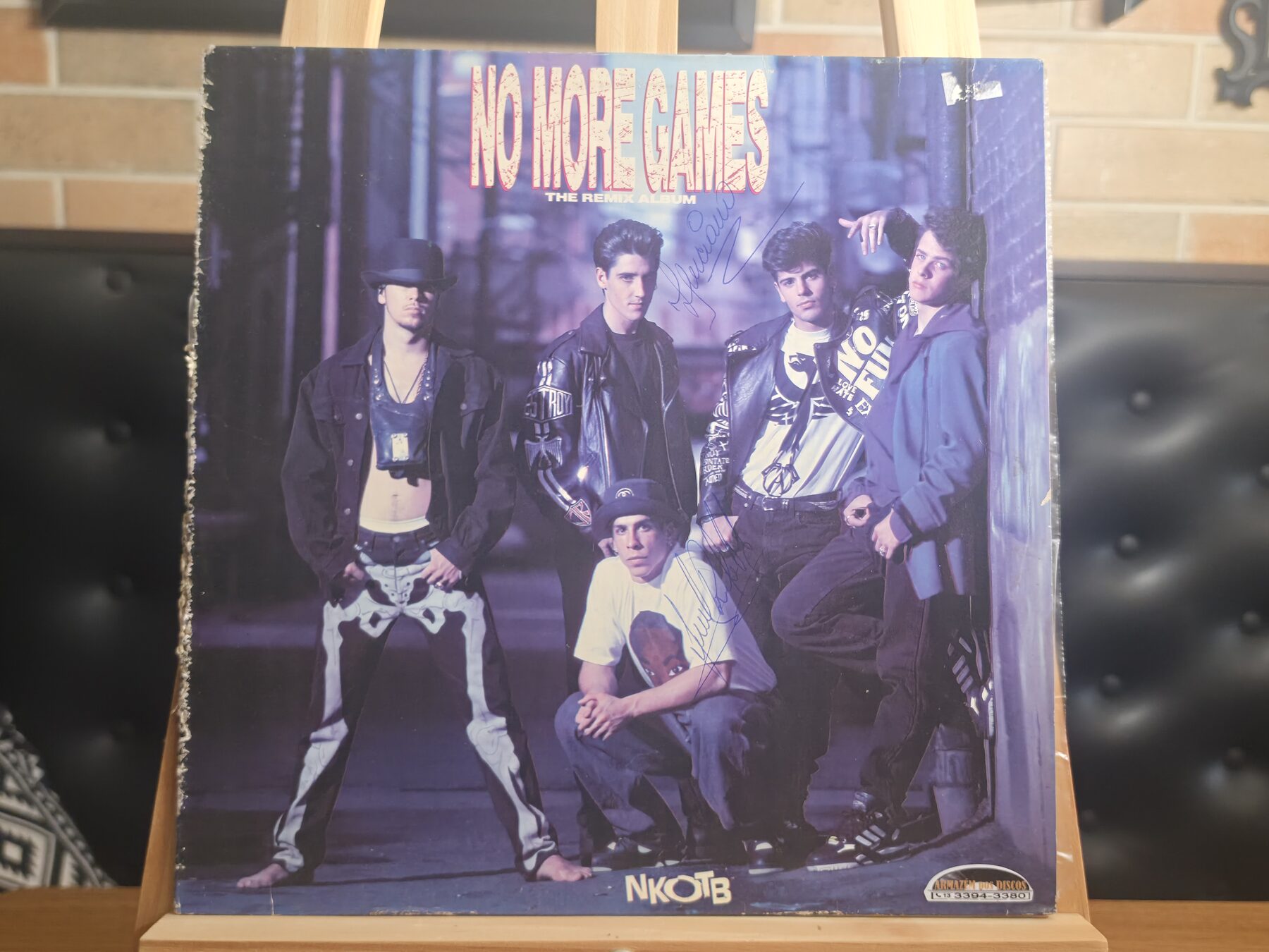 Capa de New Kids on the Block — No More Games: The Remix Album