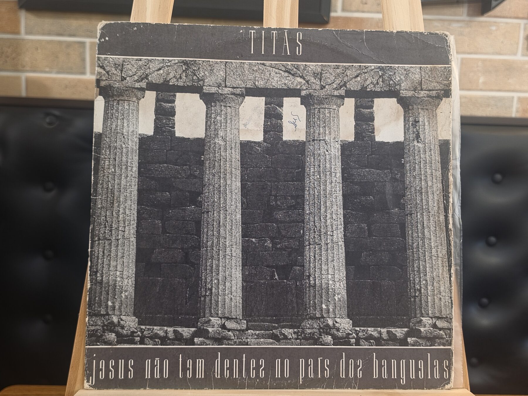 Capa de Titãs — Jesus Não Tem Dentes no País dos Banguelas