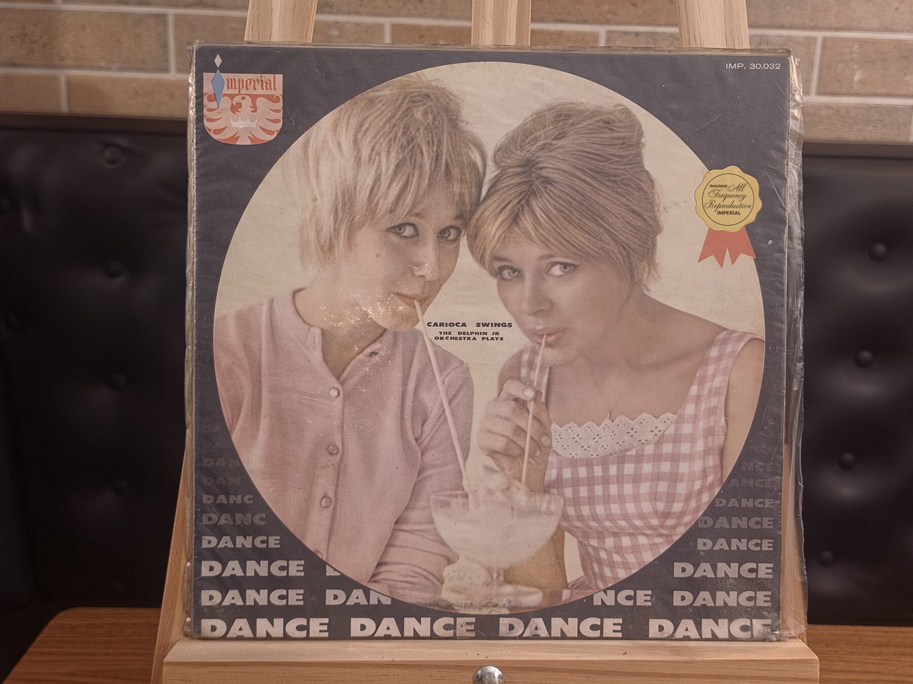 Capa de The Delphin Jr. Orchestra — Dance... Dance... Dance... (Carioca Swings)